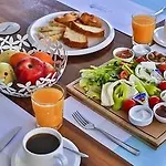 Otel Arnna 3*