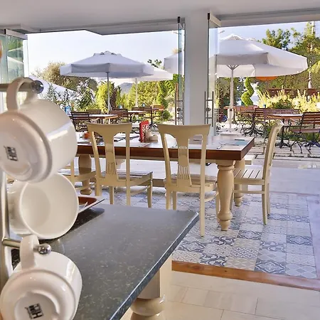 Otel Arnna 3*