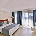 Arnna Hotell 3*